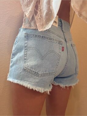 Levi's 501 Original High Rise Shorts  Wash: Darn It Now